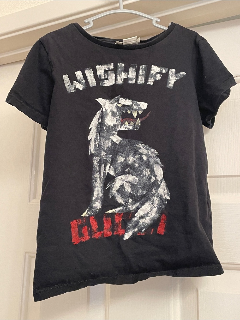 Gucci Kids Black Short-Sleeve Tee with Distressed Wolf Graphic - Size 3-4 T